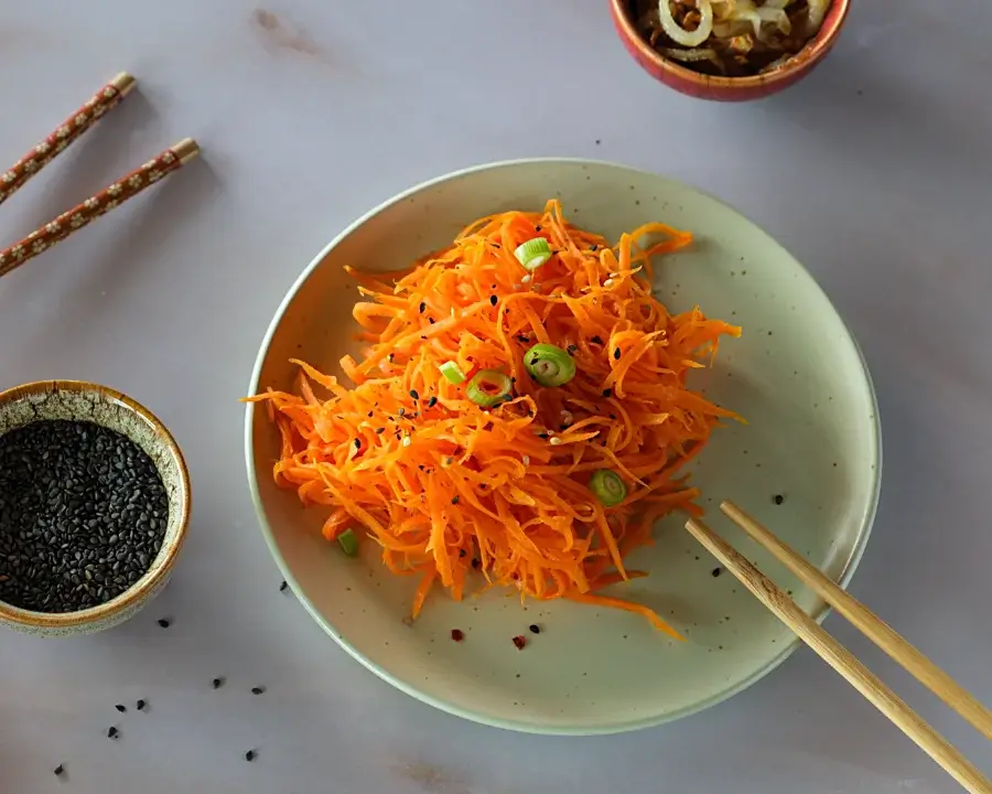 Koreanischer Karottensalat Koreanischer Karottensalat
