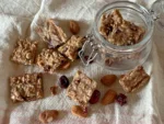 Gesunde Snacks selber machen: Müsli Cracker mit Mandeln und Cranberries