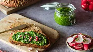 Radieschenblätter Pesto