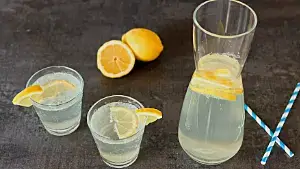 Getränk ohne Zucker: Soda Zitron